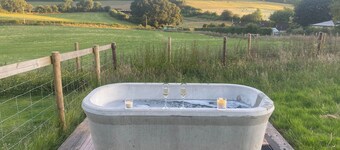 Red Oaks Shepherds hut