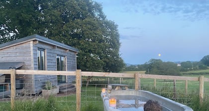 Red Oaks Shepherds hut