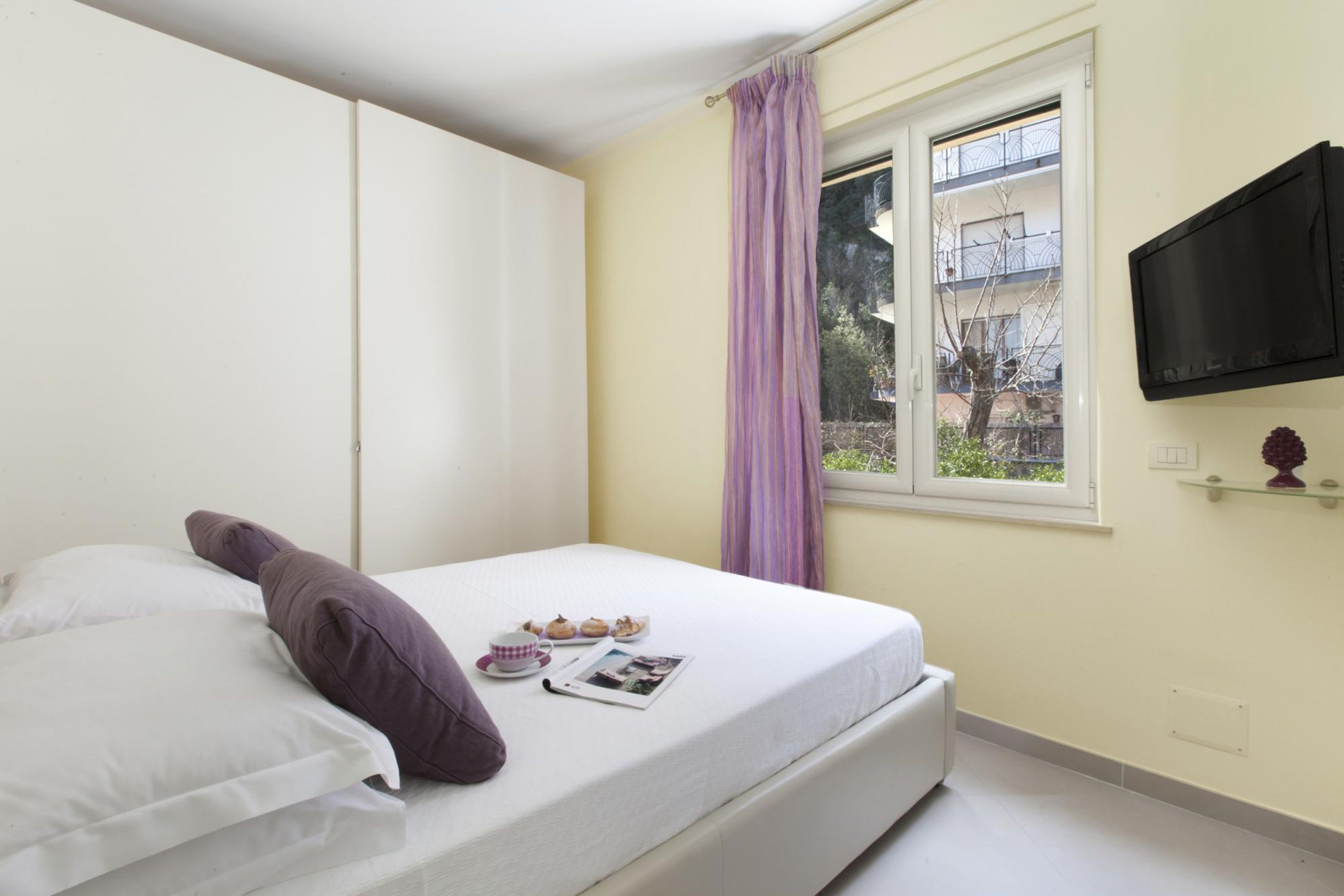 Apartment, Smoking | 3 bedrooms