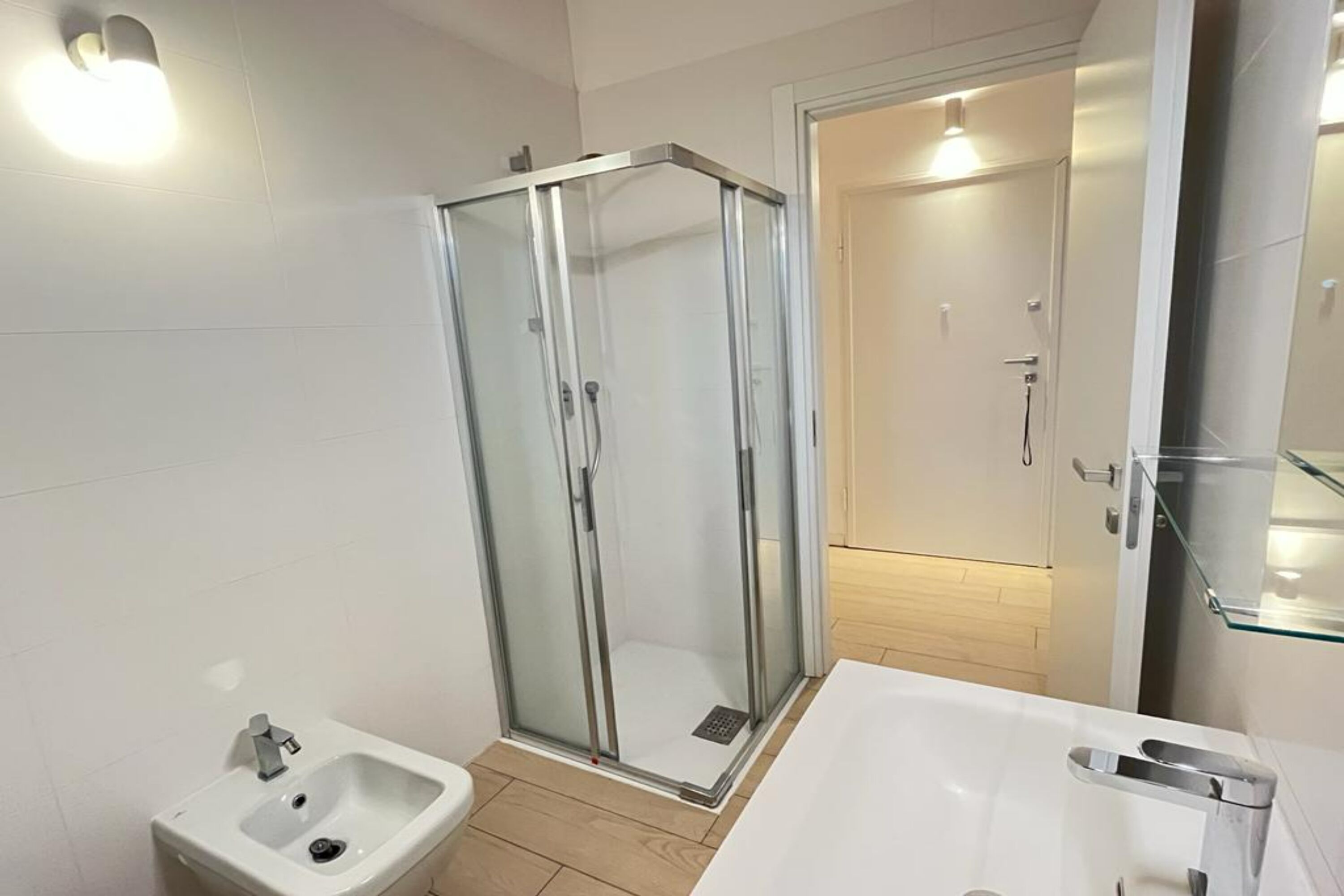 Monolocale Standard, vista montagna (Residenza Bellavista) | Bagno | Doccia, asciugacapelli, bidet, asciugamani