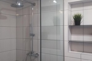 Bathroom - Super Central Studio Apartment - With Balcony (Budapest)