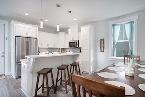 House, Multiple Beds, Pool Access, Pool View | Private kitchen | Fridge, microwave, oven, stovetop