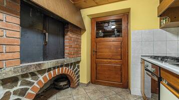 Family House, Multiple Bedrooms, 2 Bathrooms (Kunstek Farmhouse With Sauna) | Private kitchen | Fridge, oven, stovetop, dishwasher