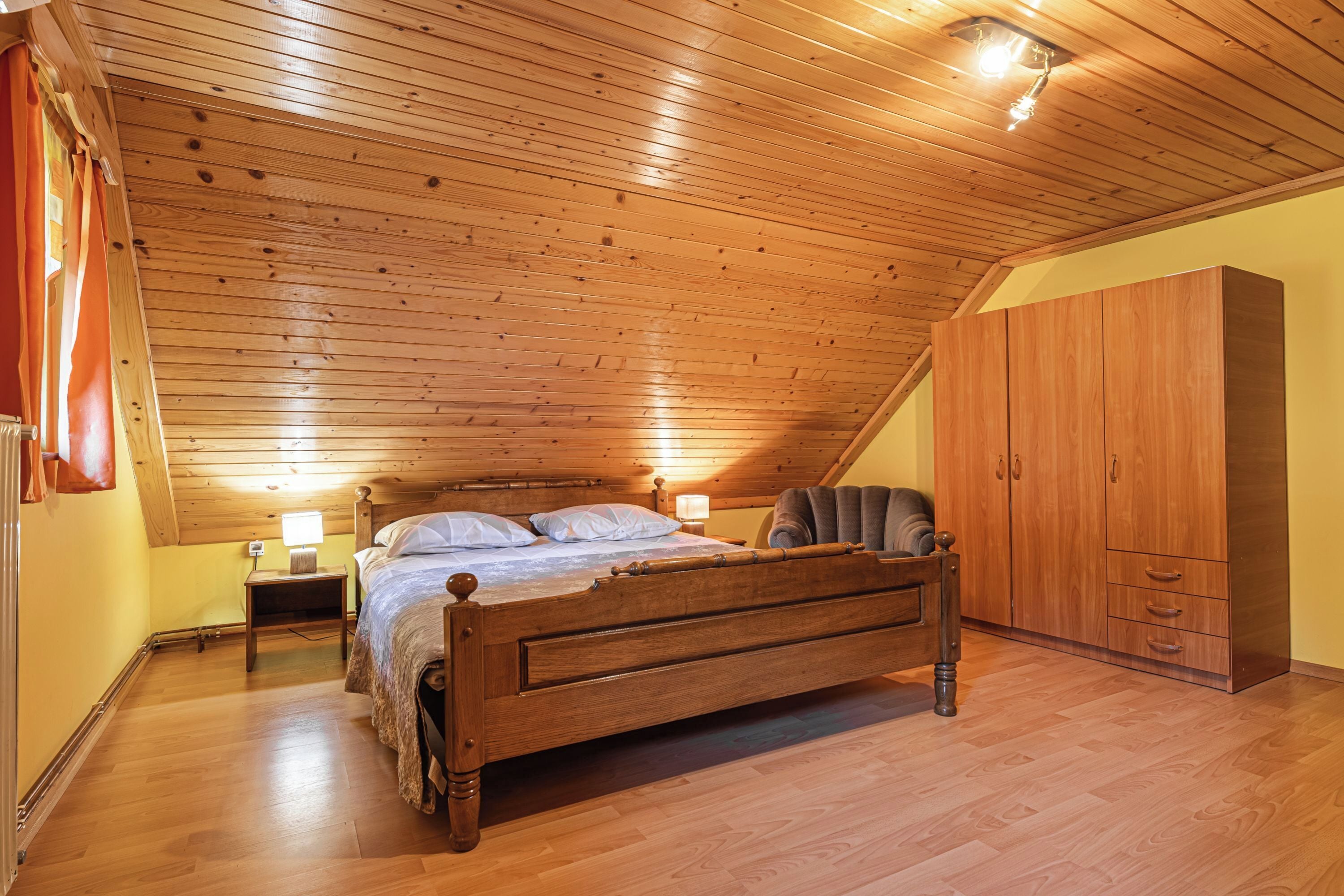 Familienhaus, Mehrere Schlafzimmer, 2 Bäder (Kunstek Farmhouse With Sauna) | 3 Schlafzimmer, Bügeleisen/Bügelbrett, kostenloses WLAN, Bettwäsche