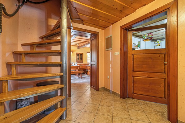 Familie huis, meerdere slaapkamers, 2 badkamers (Kunstek Farmhouse With Sauna) | Interieur