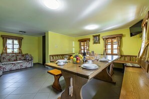 Maison Familiale, plusieurs chambres, 2 salles de bains (Kunstek Farmhouse With Sauna) | Intérieur