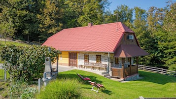 Family House, Multiple Bedrooms, 2 Bathrooms (Kunstek Farmhouse With Sauna) | Exterior