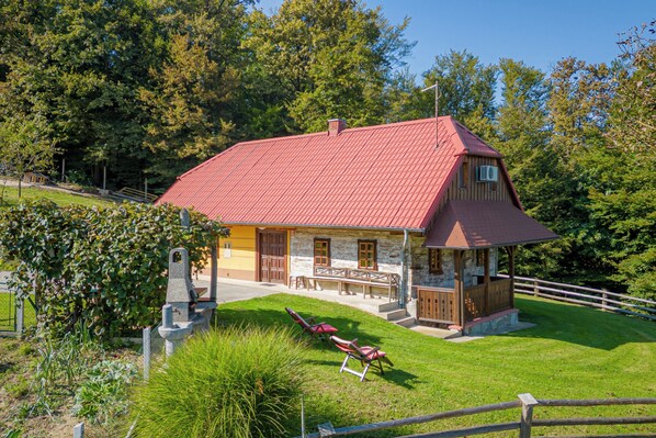 Maison Familiale, plusieurs chambres, 2 salles de bains (Kunstek Farmhouse With Sauna) | Extérieur