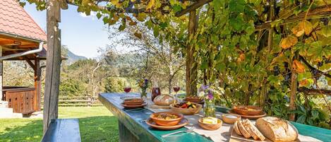 Family House, Multiple Bedrooms, 2 Bathrooms (Kunstek Farmhouse With Sauna) | Outdoor dining