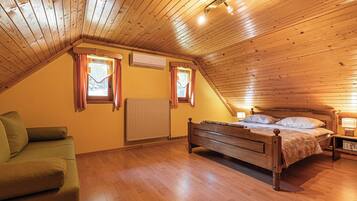 Family House, Multiple Bedrooms, 2 Bathrooms (Kunstek Farmhouse With Sauna) | 3 bedrooms, iron/ironing board, free WiFi, bed sheets