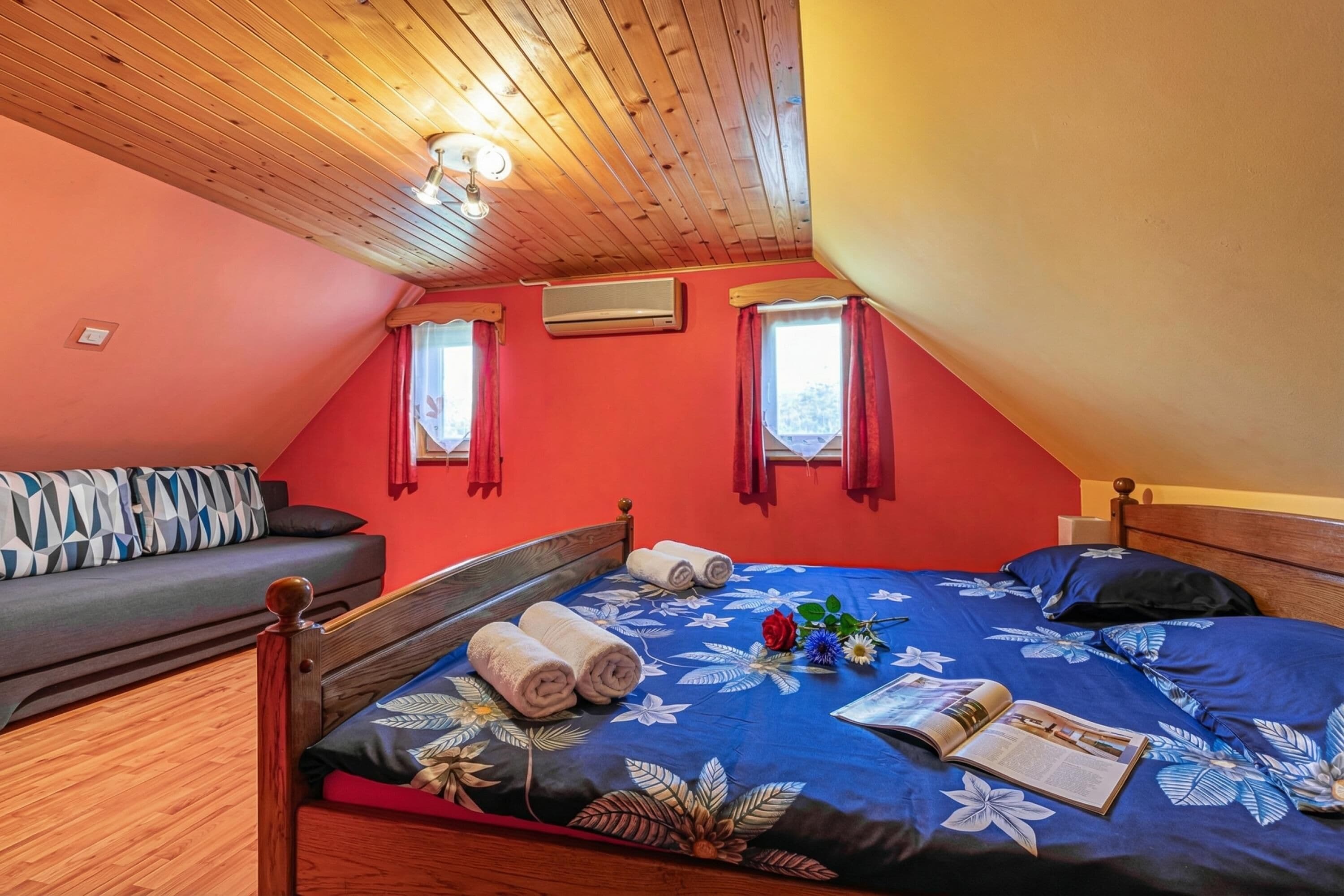 Rumah Keluarga, beberapa kamar, 2 kamar mandi (Kunstek Farmhouse With Sauna) | 3 kamar tidur, setrika/meja setrika, Wi-Fi gratis, dan seprai linen