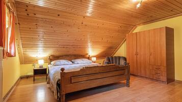 Family House, Multiple Bedrooms, 2 Bathrooms (Kunstek Farmhouse With Sauna) | 3 bedrooms, iron/ironing board, free WiFi, bed sheets