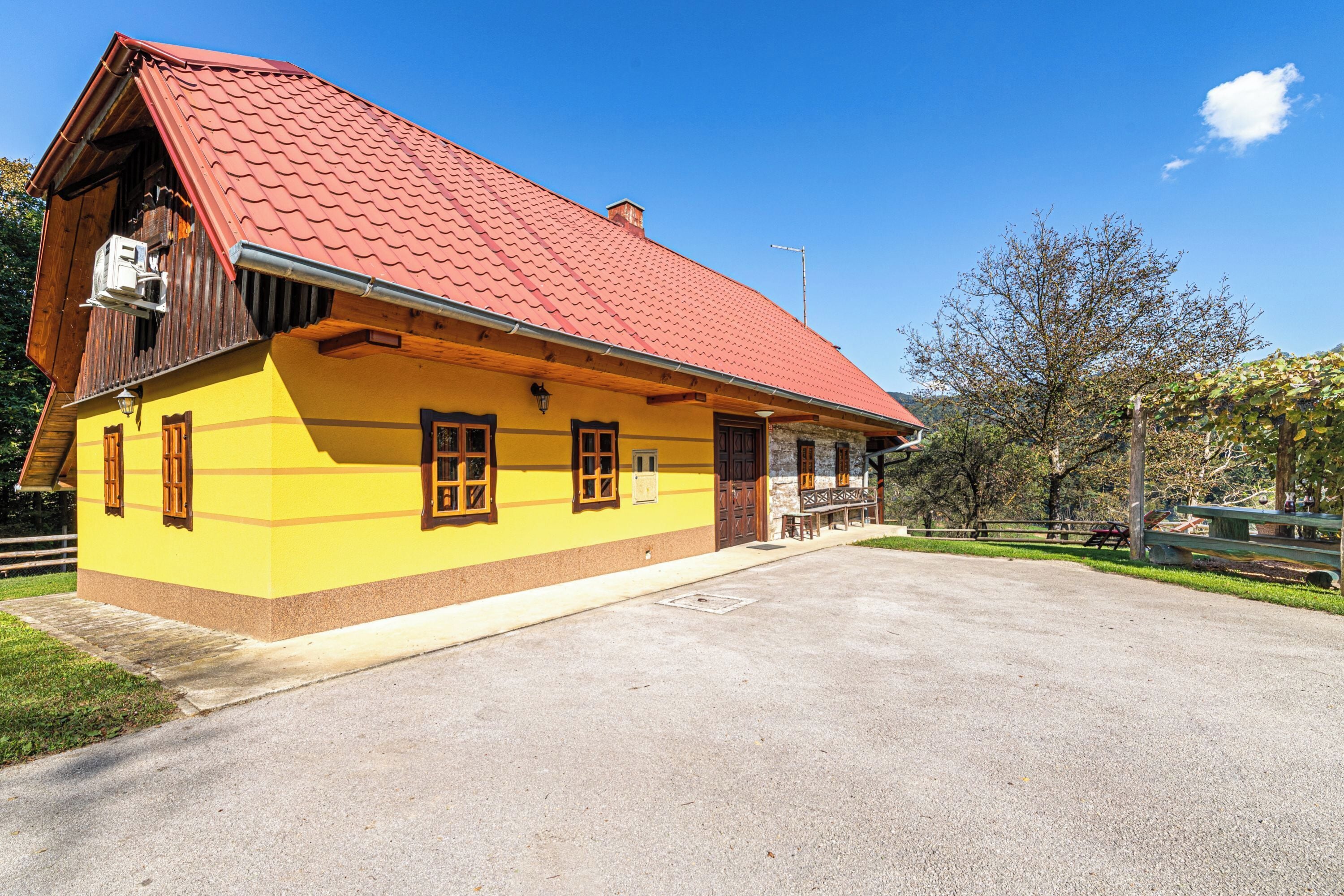 Nhà dành cho gia đình, nhiều phòng ngủ, 2 phòng tắm (Kunstek Farmhouse With Sauna) | Ngoại thất
