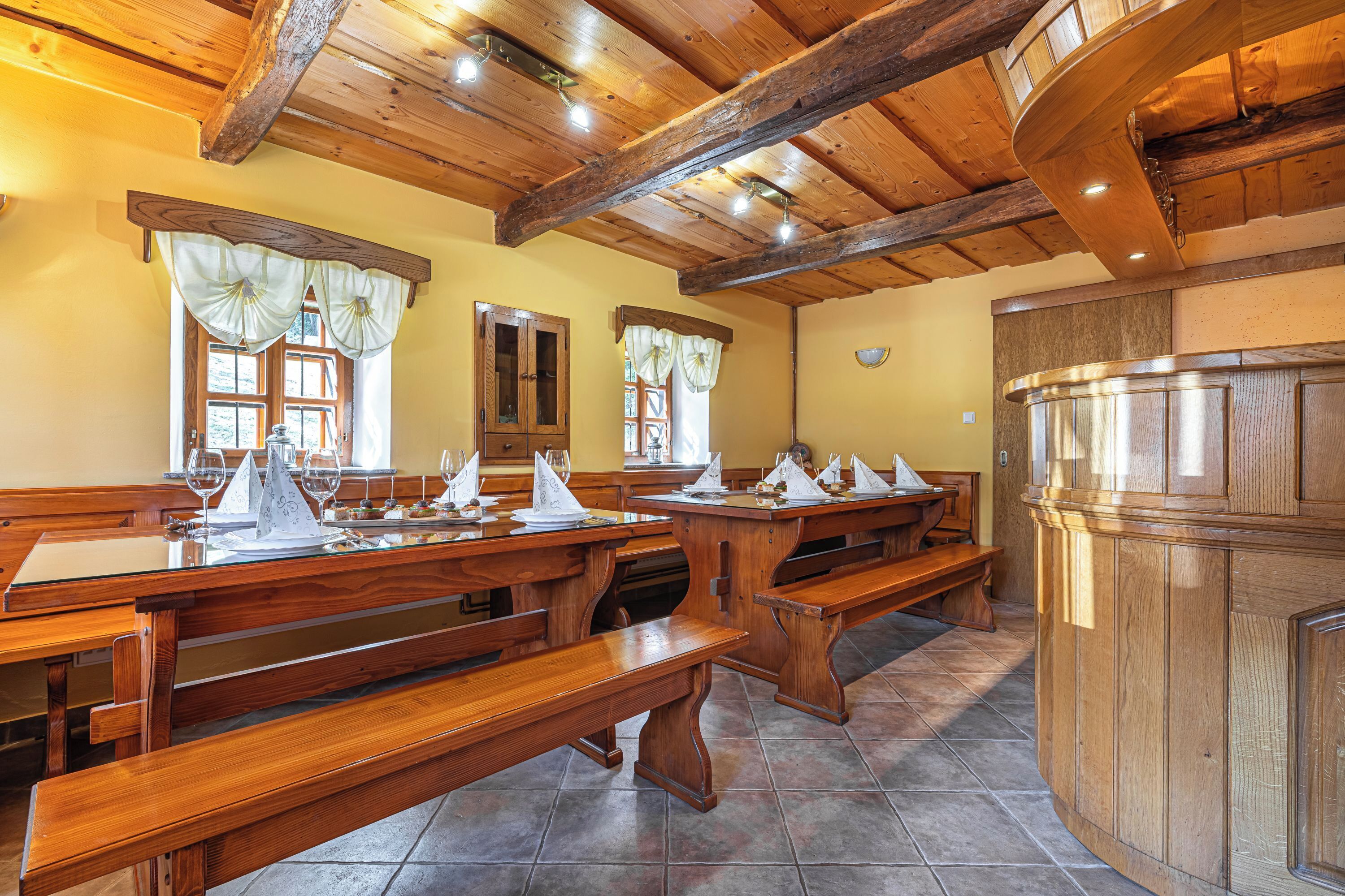 Family House, Multiple Bedrooms, 2 Bathrooms (Kunstek Farmhouse With Sauna) | Dining