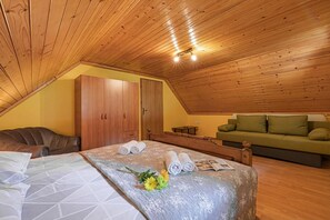 Family House, Multiple Bedrooms, 2 Bathrooms (Kunstek Farmhouse With Sauna)