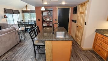 Condo, 2 Bedrooms | Private kitchen | Fridge, oven, coffee/tea maker, toaster