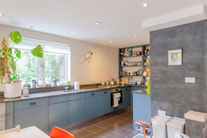 Basic-Apartment, Mehrere Betten | Eigene Küche | Kühlschrank, Ofen, Herdplatte, Geschirrspüler