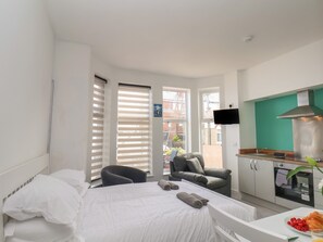 1 bedroom, individually decorated, individually furnished, free WiFi - Frankies Seaview 1 (Bridlington)