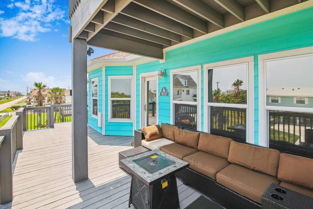 Adventure Awaits by Ryson Vacation Rentals - Sea Isle, TX