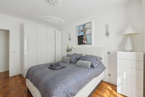 2 bedrooms, desk, iron/ironing board, free WiFi