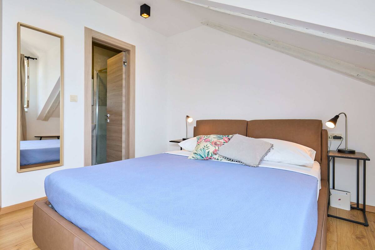 City Room (0 Bedroom) | Free WiFi, bed sheets