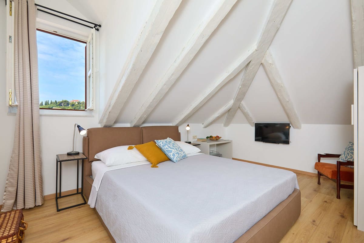 City Room (0 Bedroom) | Free WiFi, bed sheets