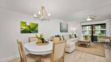 Condo, Multiple Beds, Kitchen (13) | Dining