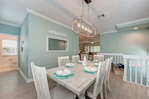 House, 3 Bedrooms | Dining - Kickback Cabana managed by Beach Retreats (Holmes Beach)