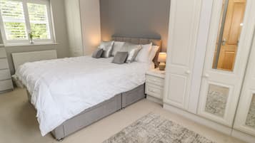 2 bedrooms, individually decorated, individually furnished, free WiFi