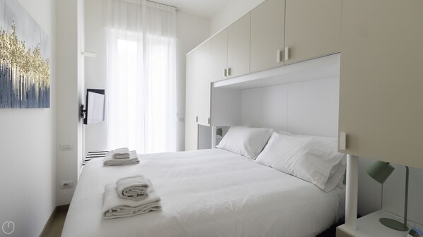 Apartment (1 Bedroom) | 1 Schlafzimmer, Schreibtisch, Bügeleisen/Bügelbrett