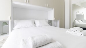 Apartment (1 Bedroom) | 1 bedroom, desk, iron/ironing board, free cribs/infant beds - Italianway - Mauro Macchi 65 (Milan)