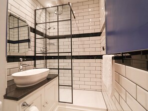 Shower - No. 4 Embsay (Skipton)
