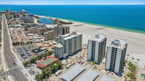 Condo (3 Bedrooms) | Property amenity
