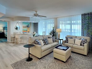 Condo (3 Bedrooms) | Front of property
