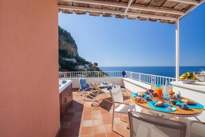 Apartment, Smoking | 1 bedroom - Medusa Suite in Positano (Positano)