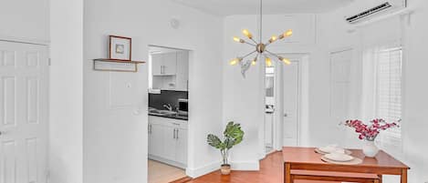 Basic Apartment, 1 Queen Bed with Sofa bed | Private kitchen | Fridge, microwave, oven, stovetop