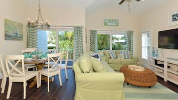 Townhome, 4 Bedrooms | Dining