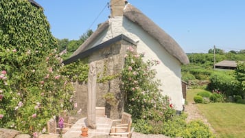 Cottage | Property grounds