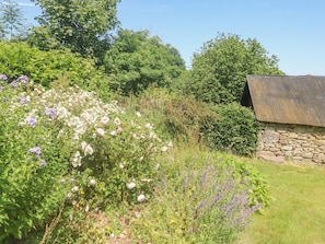 Cottage | Property grounds
