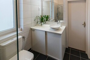 Apartment | Bathroom