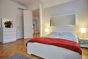 Departamento | 1 habitación, tabla de planchar con plancha, wifi gratis y ropa de cama 