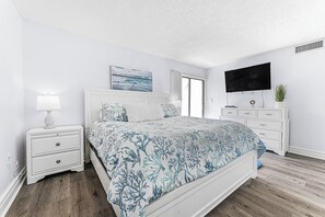 Condo (3 Bedrooms) | Property amenity