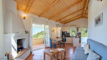 Apartment, Smoking | 1 bedroom, Internet