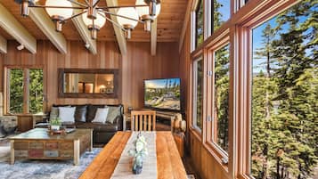 Télévision, cheminée