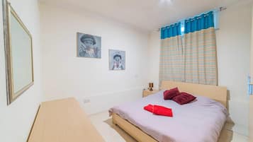 3 bedrooms, desk, laptop workspace, iron/ironing board