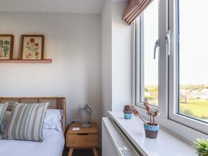 2 habitaciones, decoración personalizada y muebles diferentes 