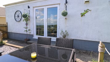 Cottage | Property grounds