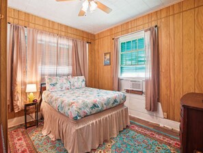 Casa, varias camas, cocina | 3 habitaciones, decoración personalizada y muebles diferentes 