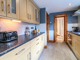 雪櫃、洗碗機、電熱水壺、多士爐