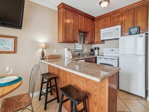 Condo, Multiple Beds, Balcony, Ocean View | Private kitchen